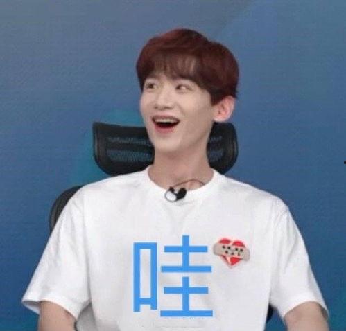 撒娇抱手搞笑视频,笑料横生萌翻众人